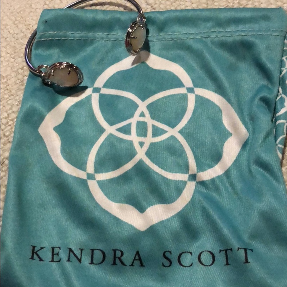 Kendra Scott bracelet